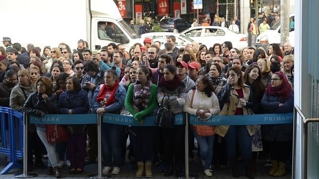 La locura se desata en la Gran Vía por la inauguración del Primark