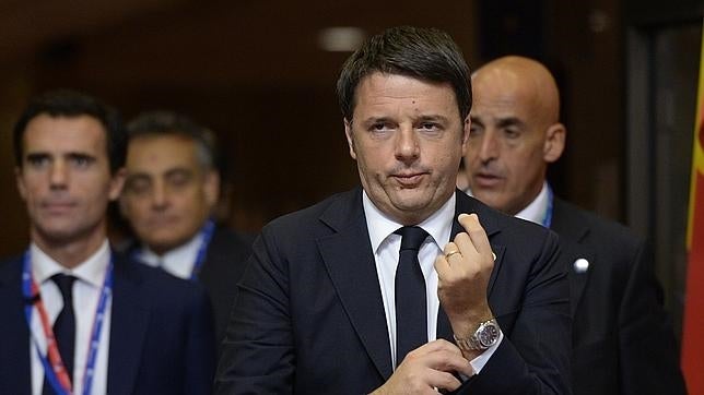 Renzi saca pecho por la recuperación de Italia y baja los impuestos