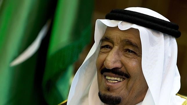 Arabia Saudí se queda sin liquidez y demora pagos en algunos contratos