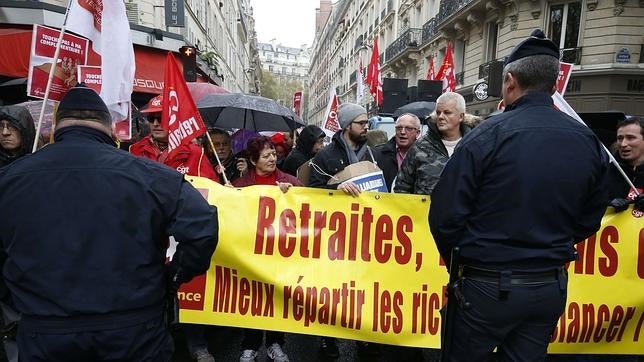 La crisis social en Francia cerca al presidente Hollande