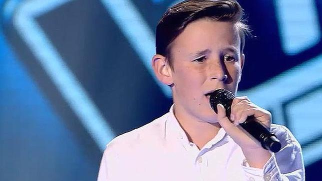 El sevillano José María y la nieta de Raimundo Amador, en la final de «La Voz Kids II»