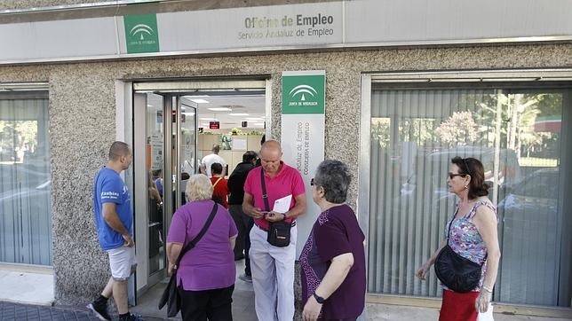 Los expertos calculan la creación de 115.000 puestos de trabajo en el tercer trimestre