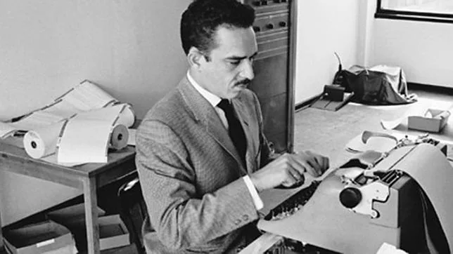 García Márquez, en las oficinas de «Prensa Latina». Bogotá, 1959