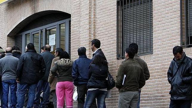 El paro baja en 29.600 personas en Galicia y la ocupación sube en 29.100