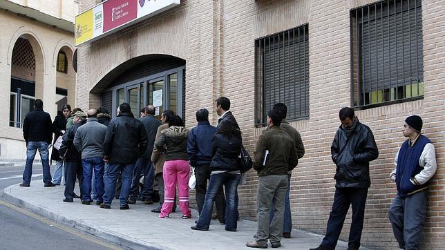 El paro baja en Castilla-La Mancha en 21.700 personas en el último trimestre