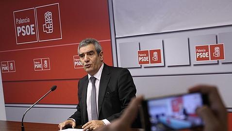 Julio Villarrubia: «En el PSOE se están yendo los políticos de raza»