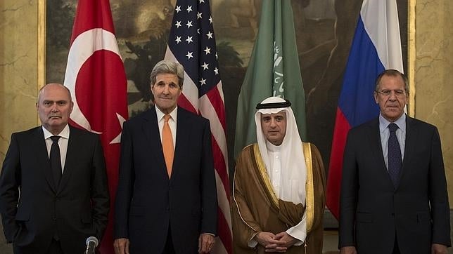 Rusia negocia con Estados Unidos y sus aliados el futuro político de Siria