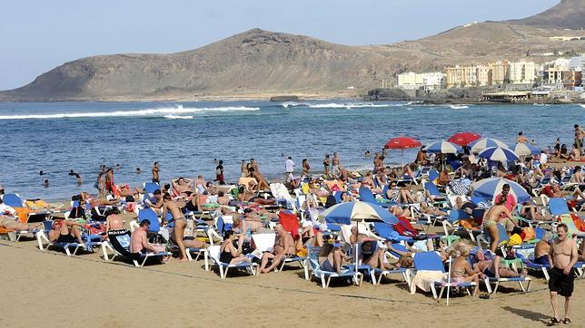 En Canarias se firman cada mes 18.000 contratos de menos de 30 días de duración