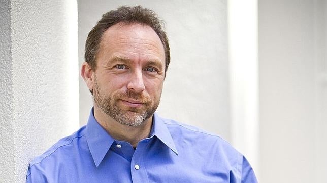 Jimmy Wales: «Los periodistas deben buscar en Wikipedia preguntas, no respuestas»