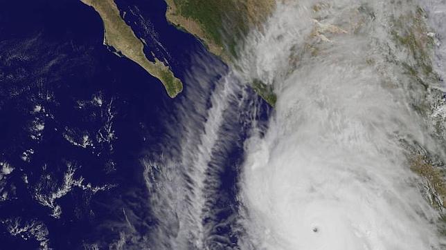 El mayor ciclón de la historia de México se desintegra al chocar contra la Sierra Madre