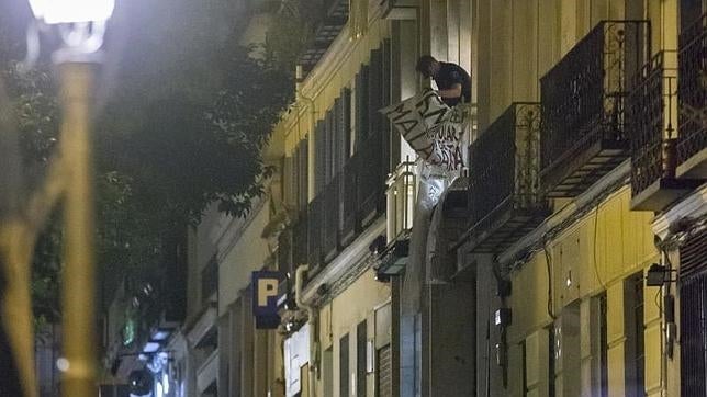 La Comunidad de Madrid ve «absolutamente irregular» la cesión de edificios a okupas