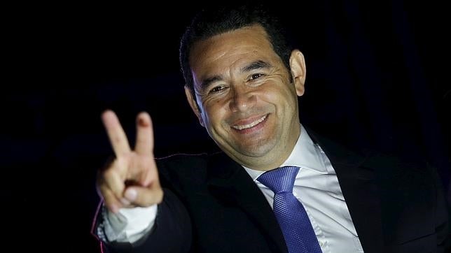 Jimmy Morales arrasa en las elecciones de Guatemala