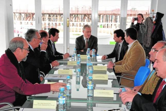 El embajador británico con los alcaldes de la Costa Blanca