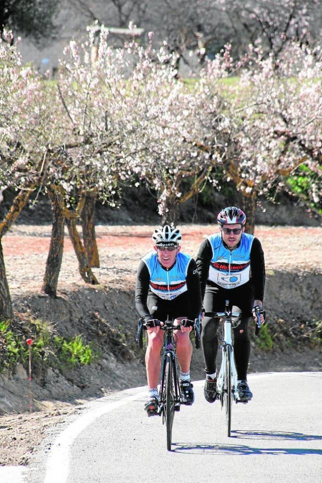 Un paraje natural excepcionalLa Vuelta Ciclista recorre la Costa Blanca