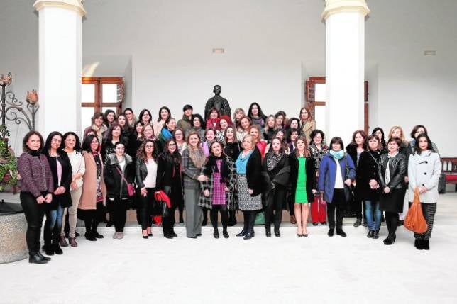 «Emprendedoras Innovadoras», recibidas por Cospedal