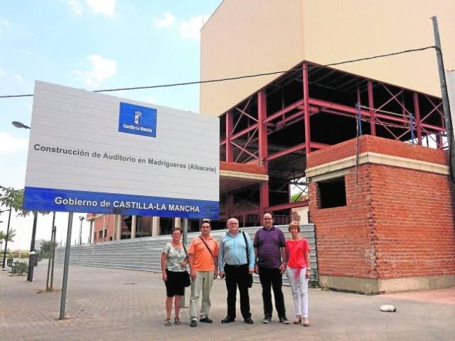 La Junta estudiará retomar las obras del auditorio de Madrigueras