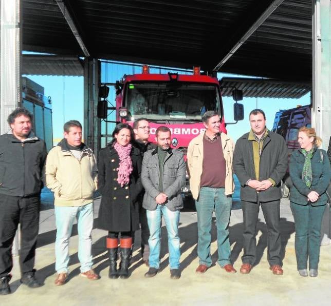 La alcaldesa culpa al Consorcio de incurrir en ilegalidades en el parque de bomberos