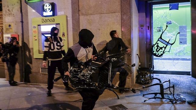 La Policía cifra en 24 los detenidos tras las cargas en Colón, tres de ellos menores de edad