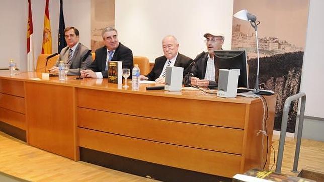 Roberto Jiménez Silva presentó su libro «Todavía el Greco habla»