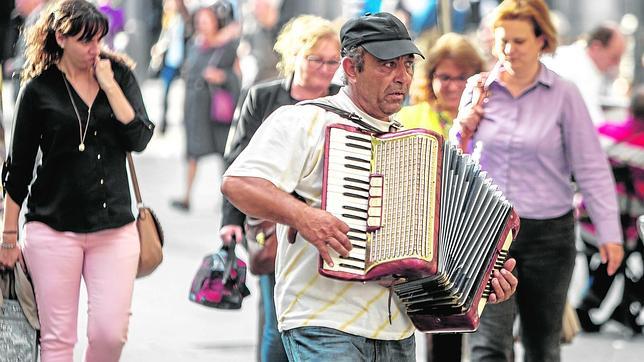 Los «músicos pirata» dan la nota en el centro de Madrid