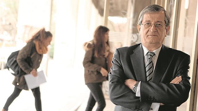 «Carrillo y Andradas han llevado a la ruina a la Universidad Complutense de Madrid»