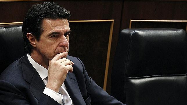 Montoro no cede y la reforma eléctrica carece de partida en los presupuesto