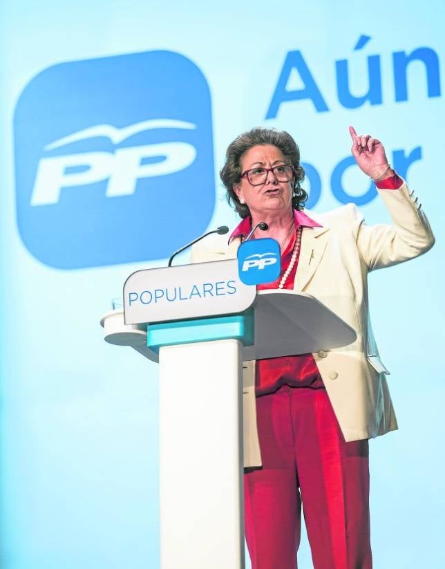 Rita Barberá a Cospedal: «eres una política extraodinaria»