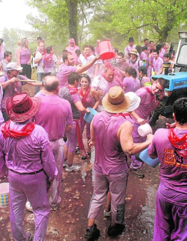 El Parque Warner, a mitad de precioBatalla del vino, novedad en las fiestas de Corral