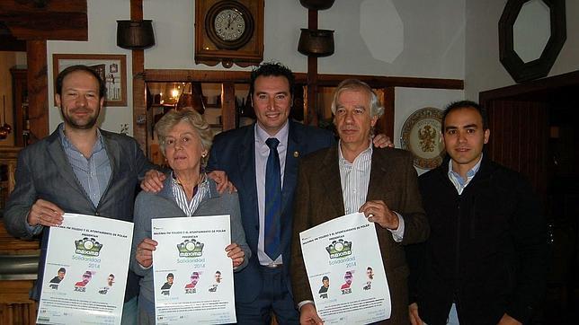 Alberto Virseda, en el centro, con los doctores Javier Cobas, Purificación García de Miguel y Pedro Rubio, y Curro García, de la Cadena Ser Castilla-La Mancha