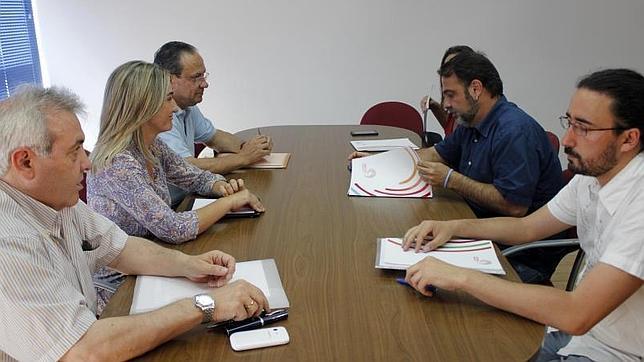 Milagros Tolón y Javier Mateo encabezan las delegaciones del PSOE y Ganemos