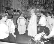 Emotivo homenaje en la Catedral al padre Leonardo Castillo, capataz de los «Costaleros por un Cristo Vivo»