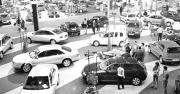 Los andaluces, los que más muebles y ciclomotores compraron en 2001