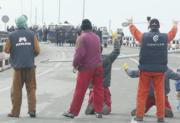 Trabajadores de astilleros y Policía se enfrentan en una tensa jornada de movilizaciones en Cádiz
