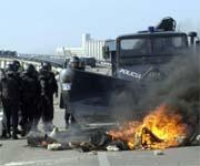 Nueve trabajadores y cuarenta policías heridos en las protestas de los astilleros en Cádiz