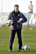 Víctor le recuerda a Caparrós que aún no ha jugado en la UEFA