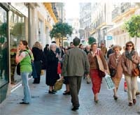 La calle Tetuán de Sevilla, entre las diez vías comerciales más caras de España