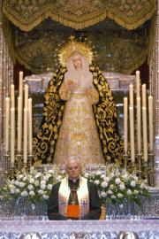 El cardenal de Sevilla presidió ayer el Rosario de las Hermandades en la Catedral