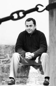Ricardo Suárez López (Pintor): «Mi cartel de la Macarena no es la estampita de la comunión de los últimos años de las cofradías»