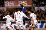 0-4: El árbitro y el líder machacan al Sevilla