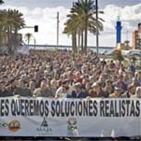 Miles de agricultores se manifiestan en Almería para exigir más ayudas por el temporal