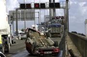 Tráfico denuncia a 50.000 coches por exceso de velocidad en el puente del Centenario en 17 días