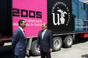 Un gran camión de contenido tecnológico invita a estudiar en la Universidad de Sevilla