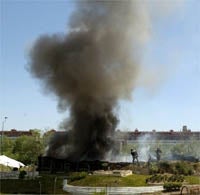 El fuego arrasa la maqueta de Granada en el parque «Andalucía de los Niños»