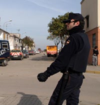 Más cien agentes participan en una operación conjunta en la barriada de Torreblanca