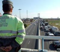 La SE-30 registra un «punto negro» de tráfico cada dos kilómetros