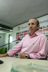 Irureta: «Caparrós no va a meter ningún gol»