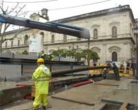 Comienzan a instalar los raíles del tranvía en la Plaza Nueva