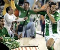 2-1: Capi le da la victoria al Betis en el último minuto