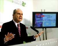 Chaves dice que la movilización del PSOE en el referéndum es acorde con «lo que nos jugamos»