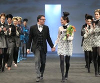 Fernando Claro: El chic parisino de un andaluz en la Feria de la Moda de Praga